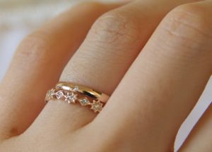 ピンクゴールドの結婚指輪を選ぶ花嫁必読 メリデメ お手入れ方法丸わかり