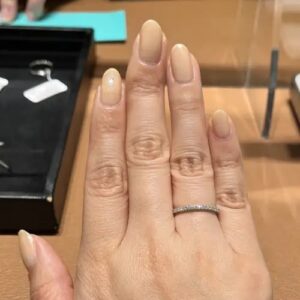 Tiffany（ティファニー）の婚約指輪の着用画像【ティファニー ソレスト フル エタニティ リング】