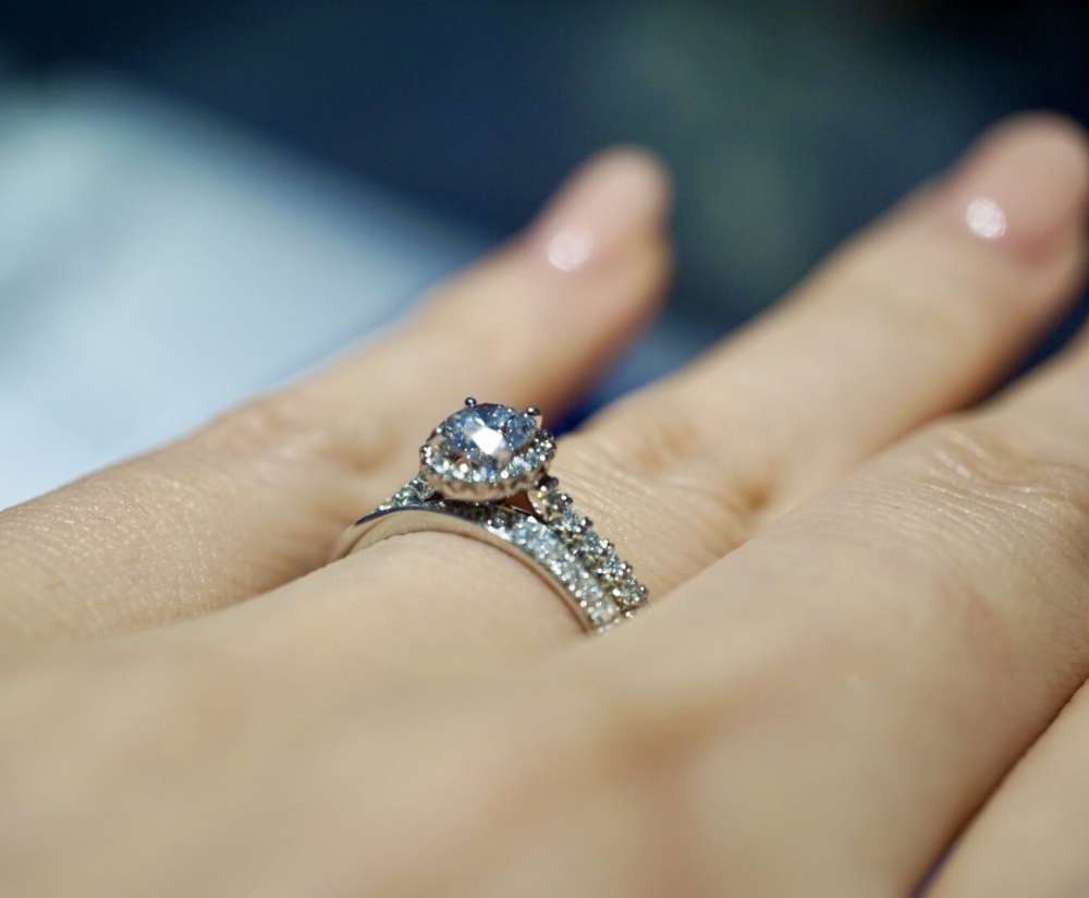銀座ダイヤモンドシライシの婚約指輪画像