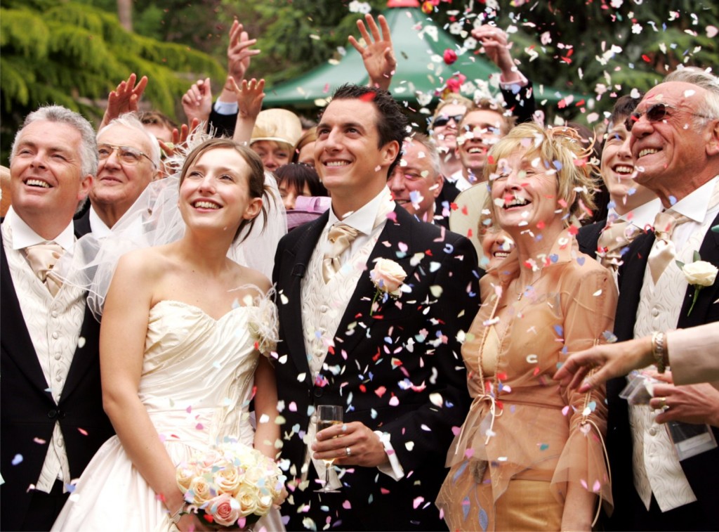 wedding-reception-guests1-1024x757