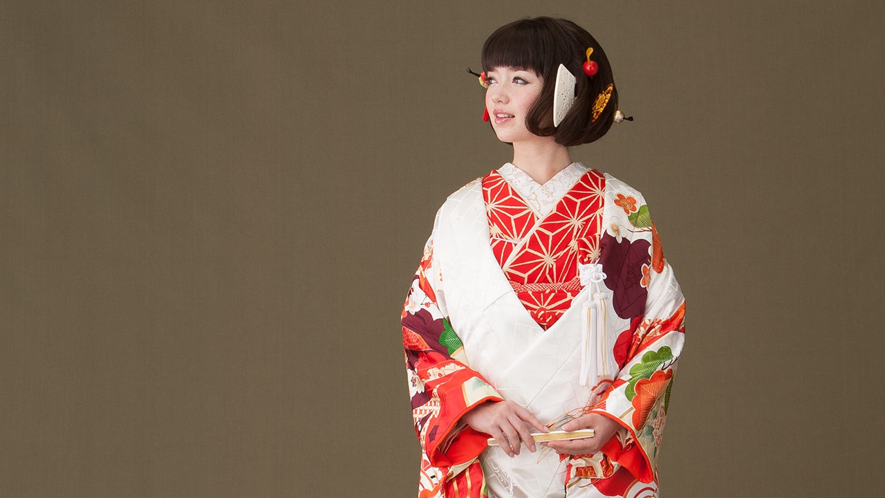 日本人なら一度は着てみたい！結婚式におすすめしたい可愛い色打掛の 