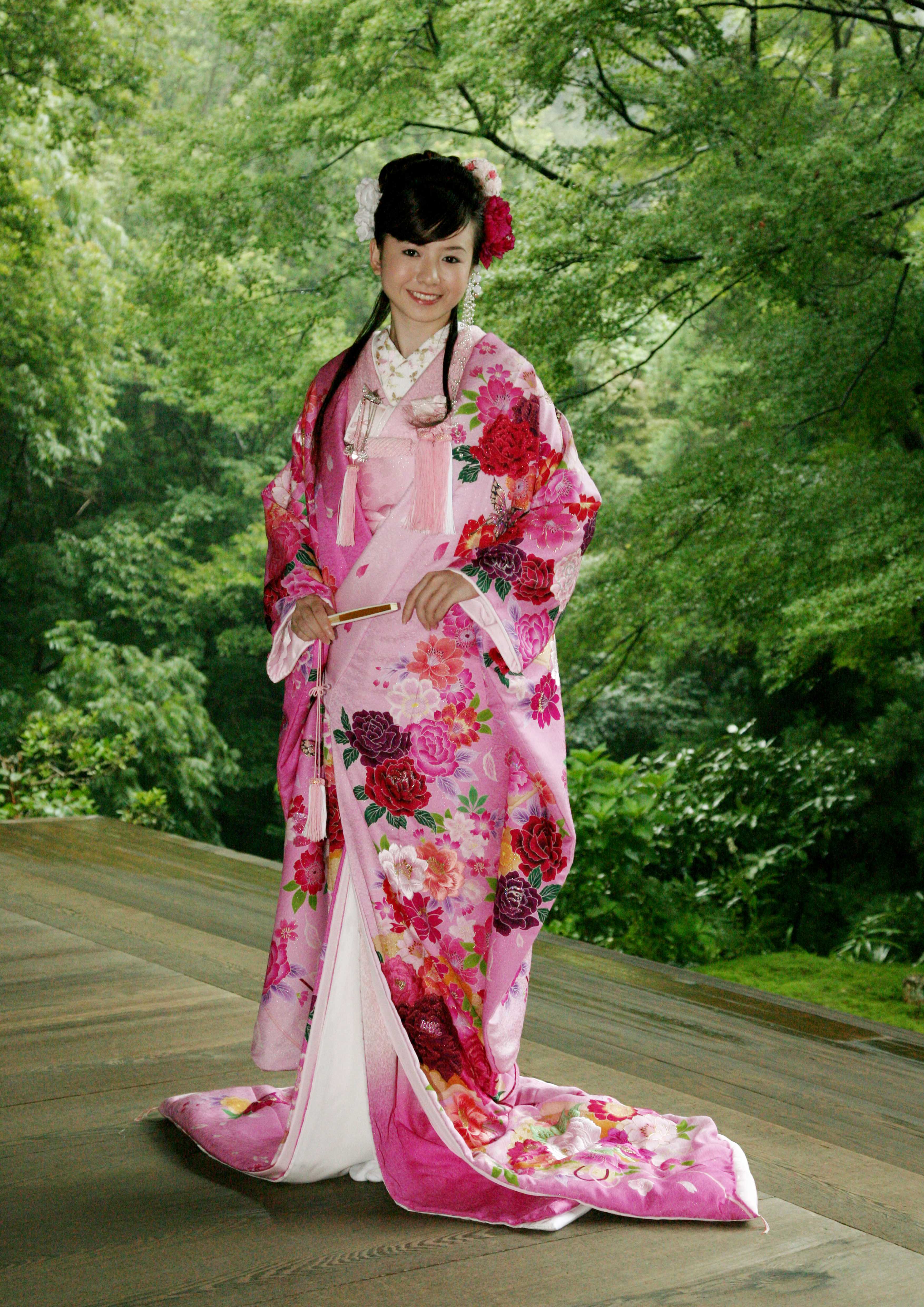 日本人なら一度は着てみたい！結婚式におすすめしたい可愛い色打掛の参考画像18選