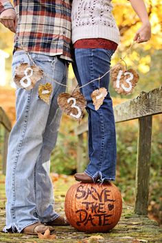 20-Fall-Save-The-Date-Ideas-For-Your-Autumn-Wedding-2