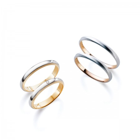 内側がイエローゴールドやピンクゴールドの異素材を使用したシンプルな結婚指輪
