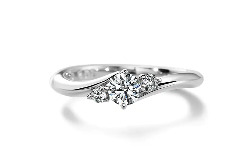 エクセルコダイヤモンドの婚約指輪「Clair de Lune（クレア ド ルーン）」
