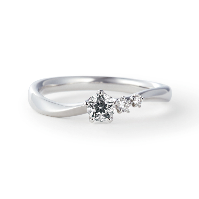 20代女性に人気の婚約指輪デザイン《Gemini（ジェミニ）》