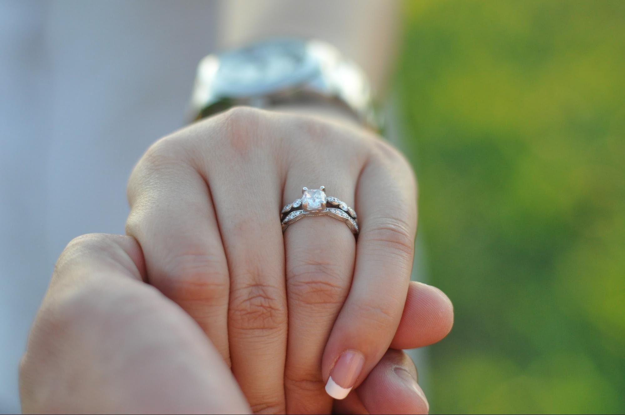 婚約指輪は太めもオシャレ 幅広の婚約指輪のおすすめ18選