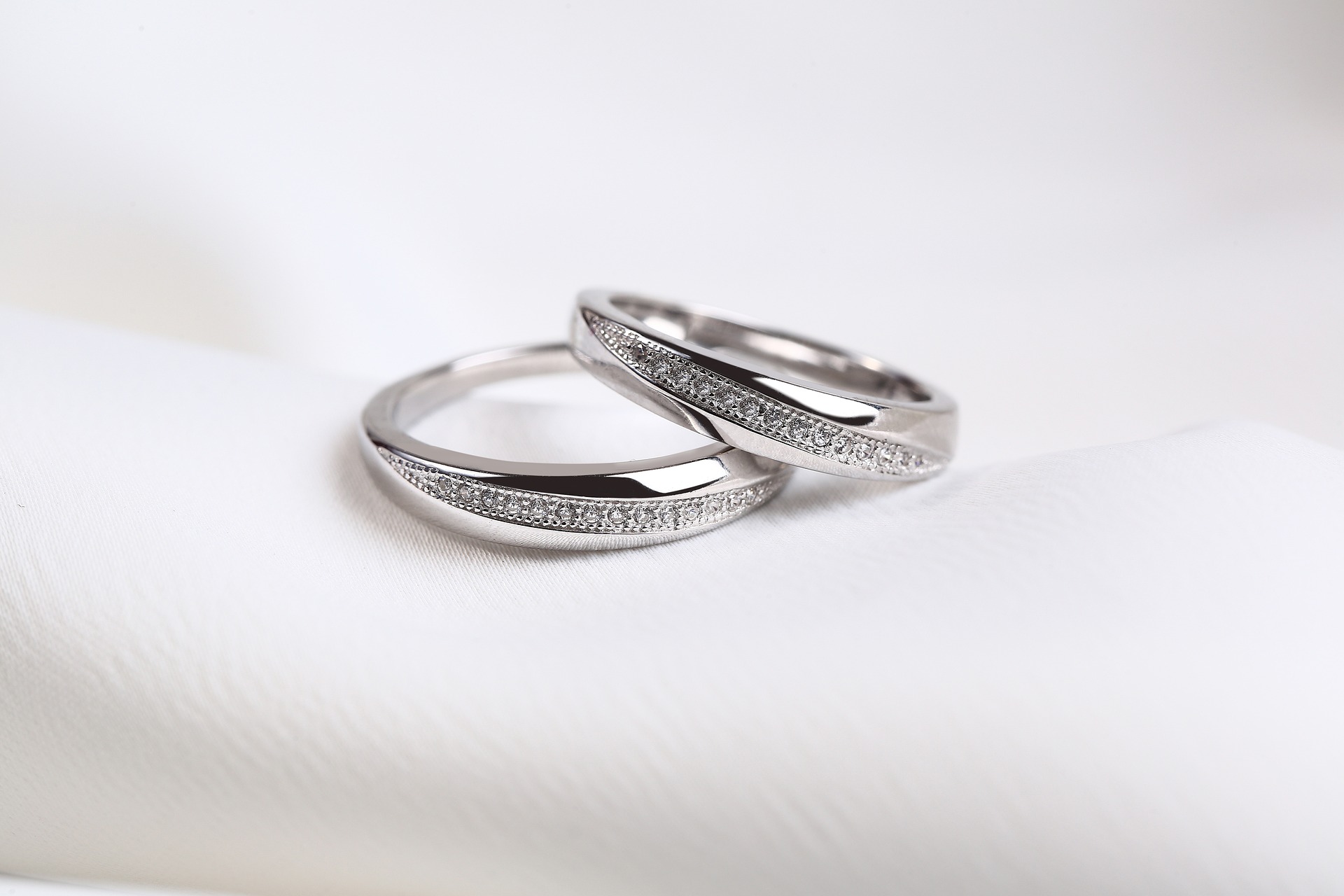 注目のレアメタル！ハフニウムの結婚指輪メリット&デメリット