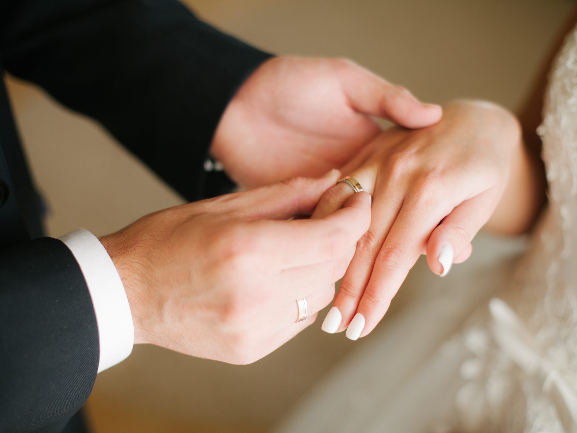 一生に一度 結婚指輪の後悔しないデザイン選びのポイントとは