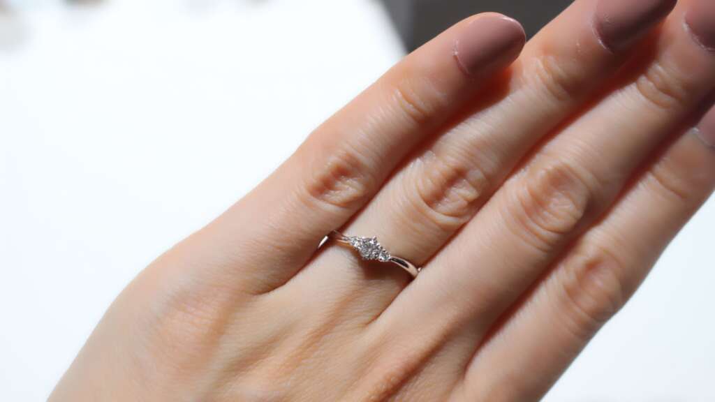 アイプリモ ヴィオラ 婚約指輪