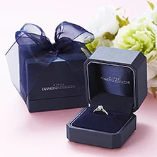 理想のプロポーズができる銀座ダイヤモンドシライシの「Smile propose ring（スマイルプロポーズリング）」