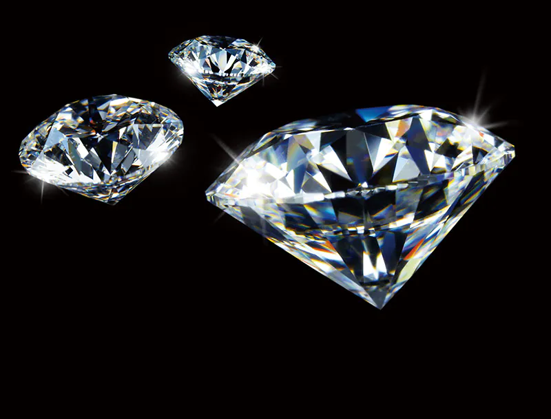 ３つのダイヤモンドが輝きを放つ