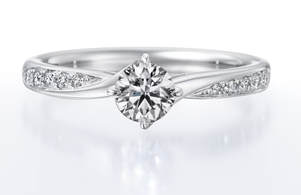 ダイヤモンドシライシ 婚約指輪