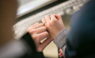結婚指輪で後悔する理由とは？失敗例から学ぶ、後悔しないための全知識【完全版】